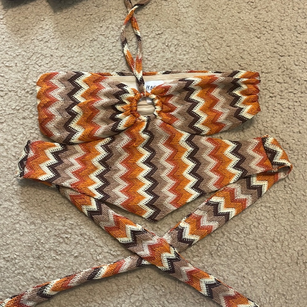 PRINCESS POLLY patterned crop top